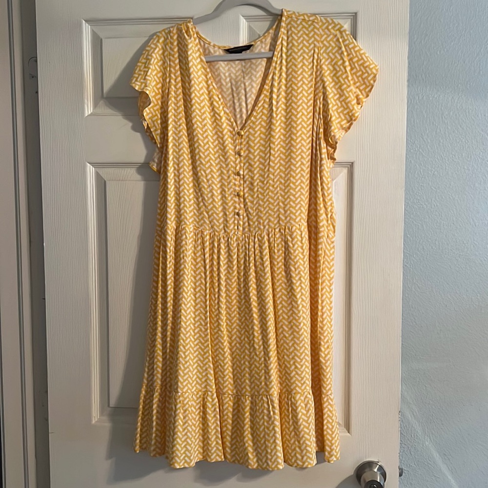 XL yellow and white Banana Republic dress